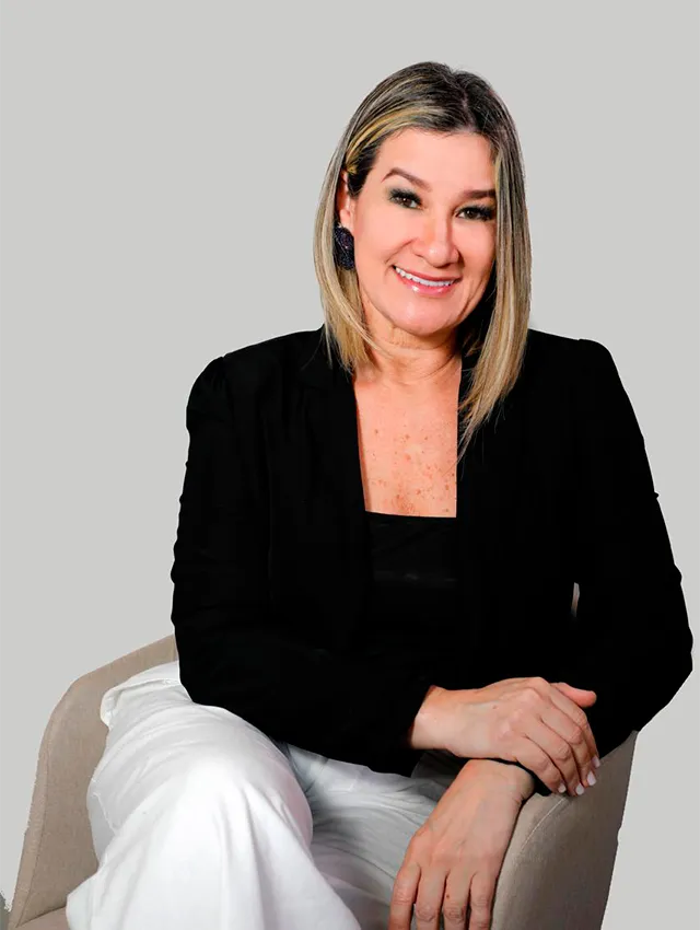 Dra. Fernanda Barros, cirurgiã-dentista